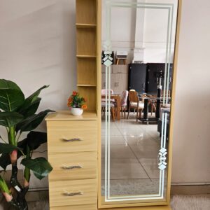 Peinador Reina varios servicios, luz táctil